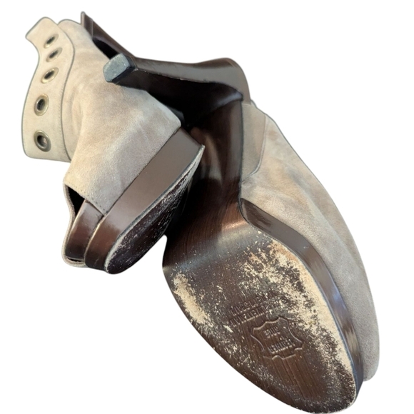 Stuart Weitzman,Gray Peep-Toe Slingback Heels,Size 9 - Picture 4 of 6